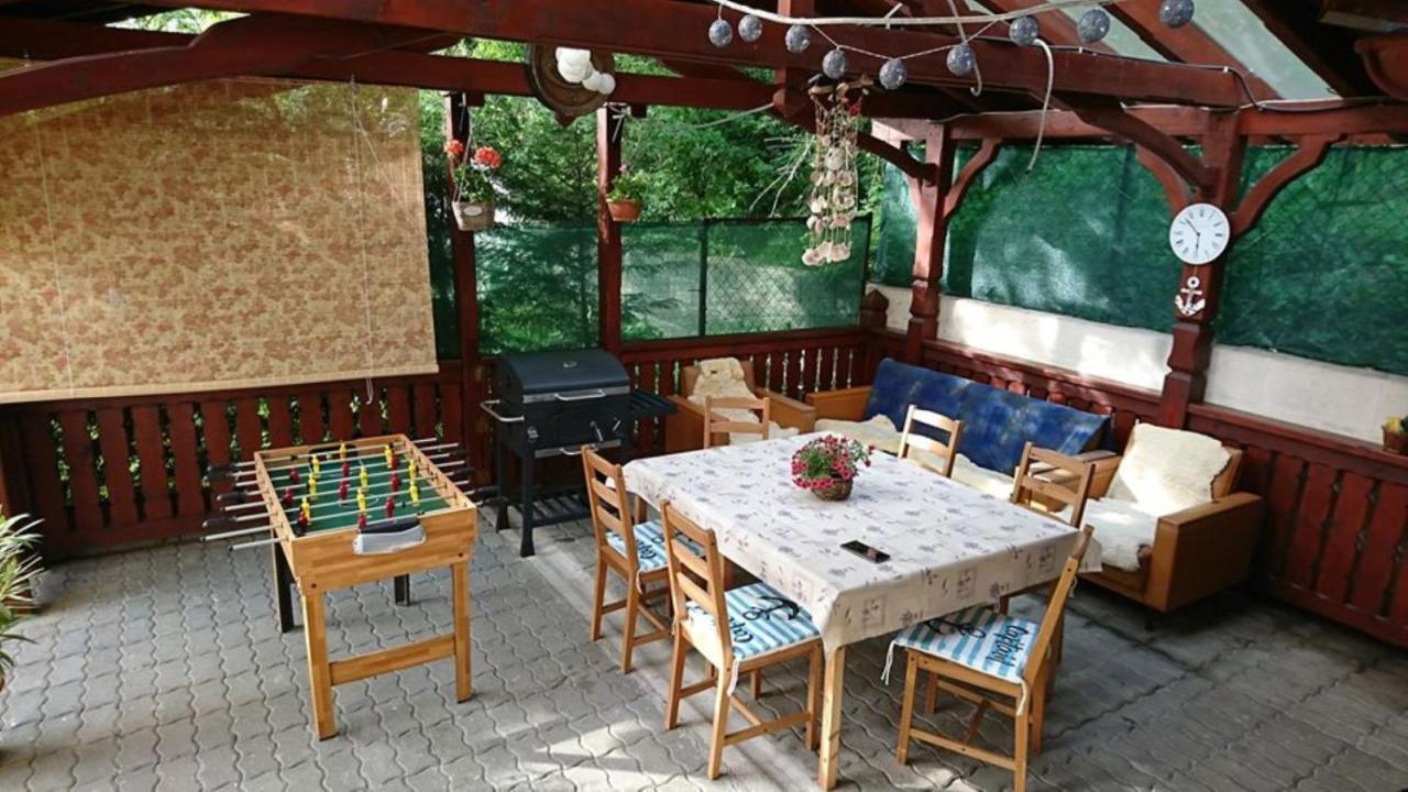 Liliana Vendeghaz Appartement Balatonfůzfő Buitenkant foto