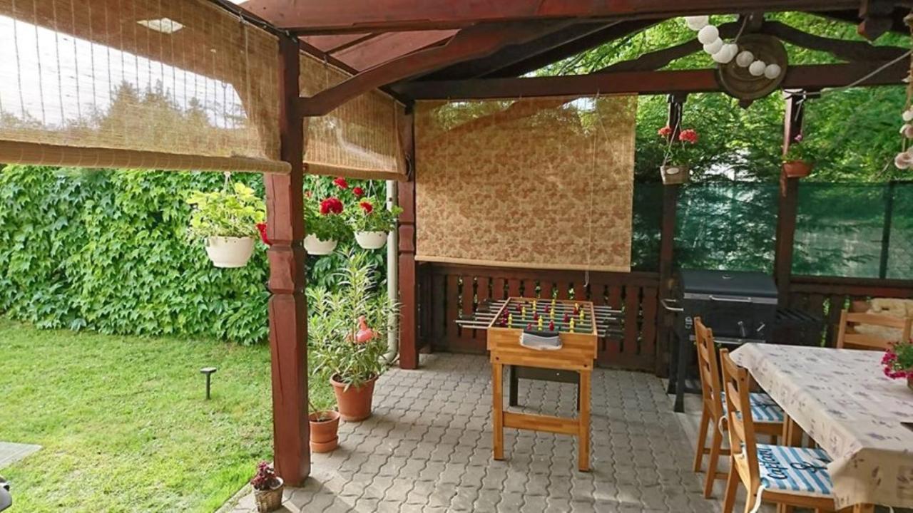 Liliana Vendeghaz Appartement Balatonfůzfő Buitenkant foto