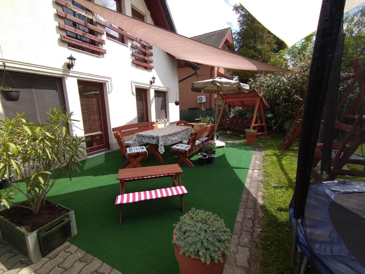 Liliana Vendeghaz Appartement Balatonfůzfő Buitenkant foto