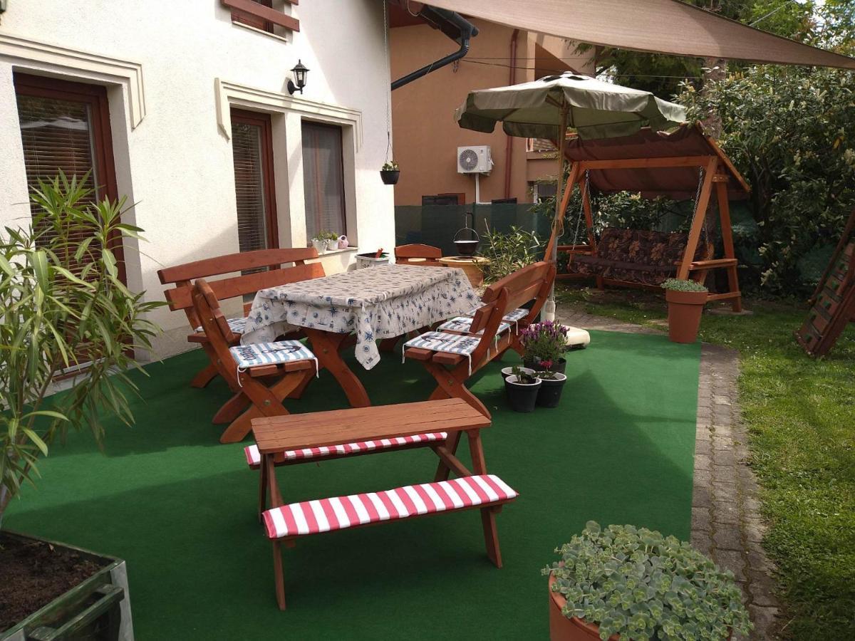 Liliana Vendeghaz Appartement Balatonfůzfő Buitenkant foto