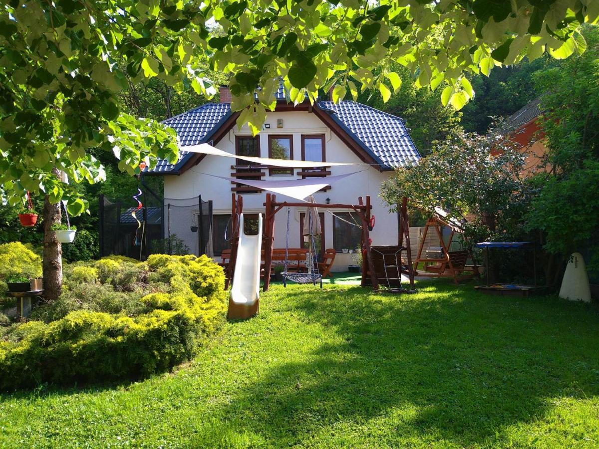 Liliana Vendeghaz Appartement Balatonfůzfő Buitenkant foto