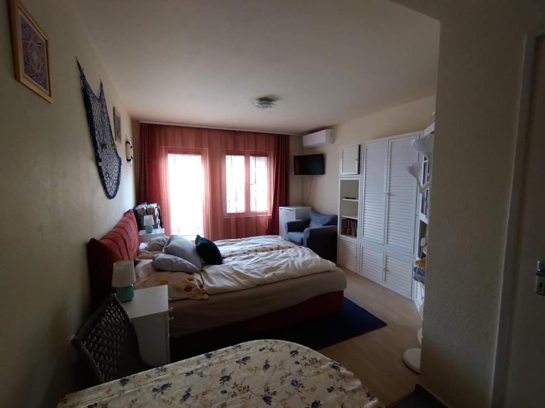 Liliana Vendeghaz Appartement Balatonfůzfő Kamer foto