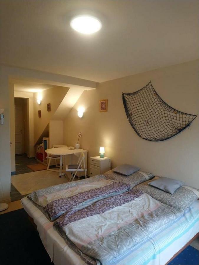 Liliana Vendeghaz Appartement Balatonfůzfő Buitenkant foto