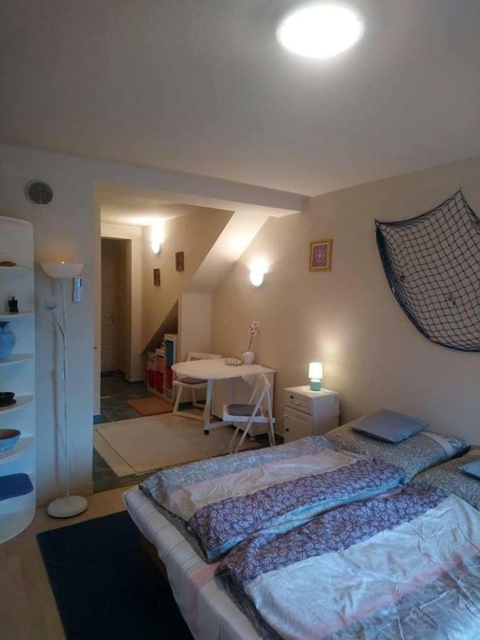 Liliana Vendeghaz Appartement Balatonfůzfő Buitenkant foto